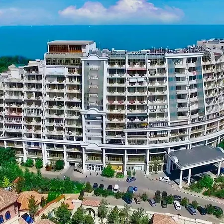 아파트 Arkadia Palace 2bd